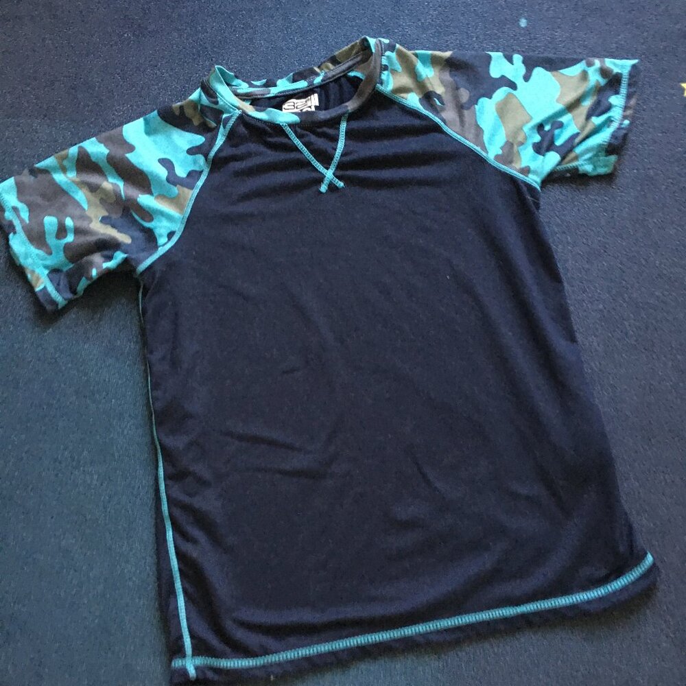 32 Degrees Cool Boys' Short Sleeve Athletic Shirt in Navy 7/8